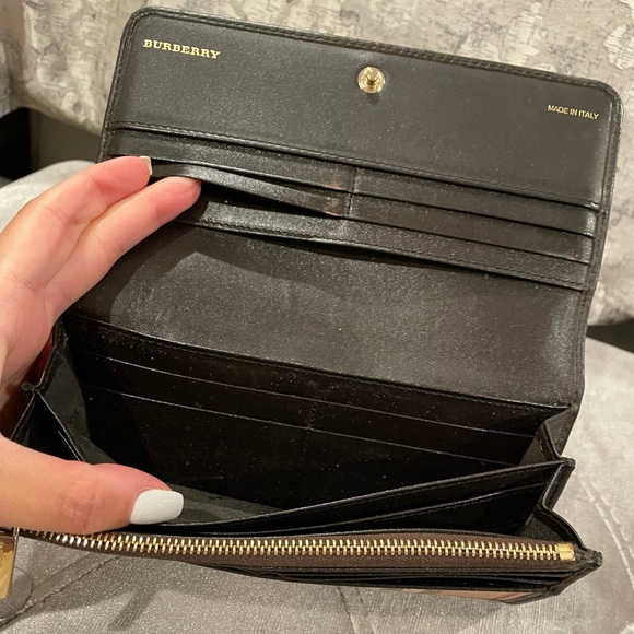 Burberry Check Print Large Wallet Button Closure - Picture 9 of 13